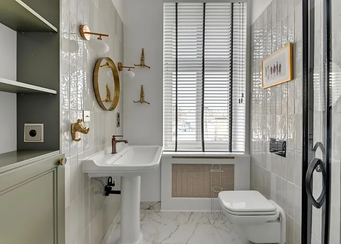 Blue Mandarin Old Town